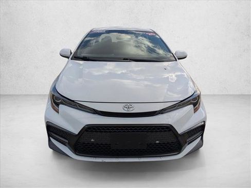 Used 2020 Toyota Corolla SE image 2