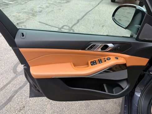 Used 2019 BMW X5 xDrive40i w/ M Sport Package image 14