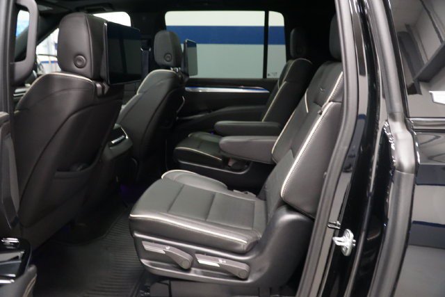 Certified 2025 Cadillac Escalade ESV Premium Luxury w/ Touring Package AWD/4WD image 24