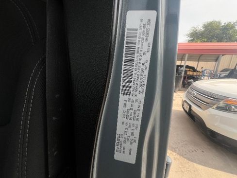Used 2015 Jeep Wrangler Unlimited Sahara AWD/4WD image 9