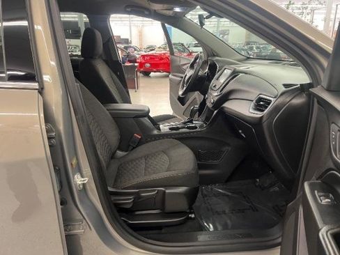 Used 2018 Chevrolet Equinox LT FWD image 25