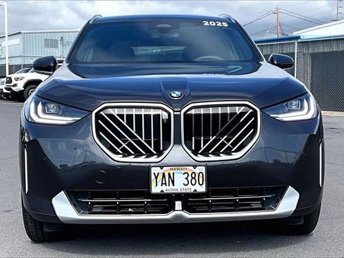 Used 2025 BMW X3 xDrive30i w/ Premium Package image 3