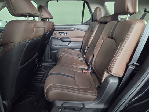 Used 2025 Honda Pilot Elite image 26