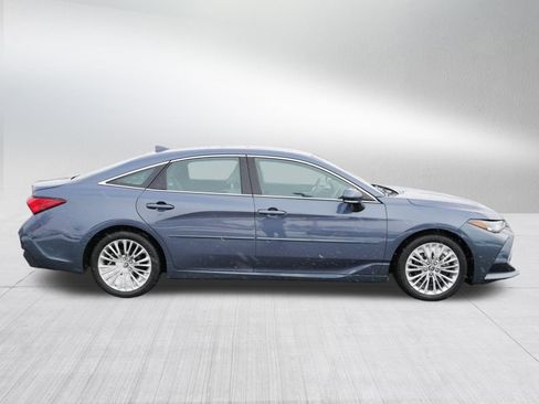 Used 2020 Toyota Avalon Limited image 8