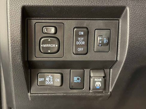 Used 2020 Toyota Tundra SR5 image 20