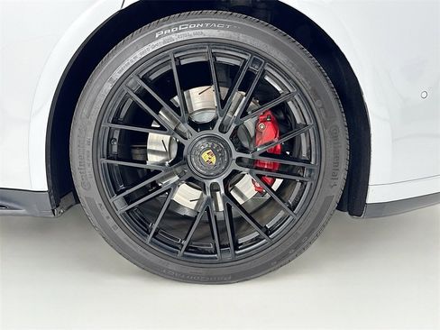 Certified 2025 Porsche Panamera GTS image 36