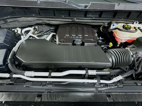 Used 2023 Chevrolet Silverado 1500 LT image 33