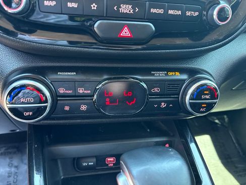 Used 2020 Kia Soul GT-Line Turbo FWD image 21