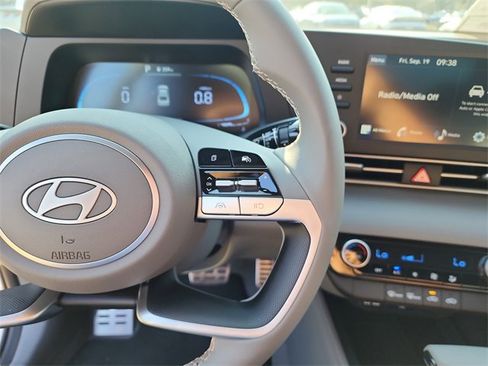 New 2025 Hyundai Elantra Sport image 24