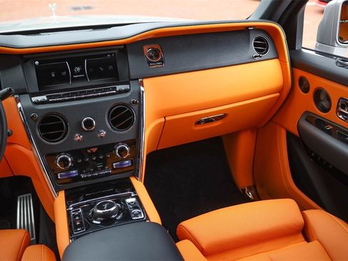 Used 2022 Rolls-Royce Cullinan w/ Dark Exterior Package image 45