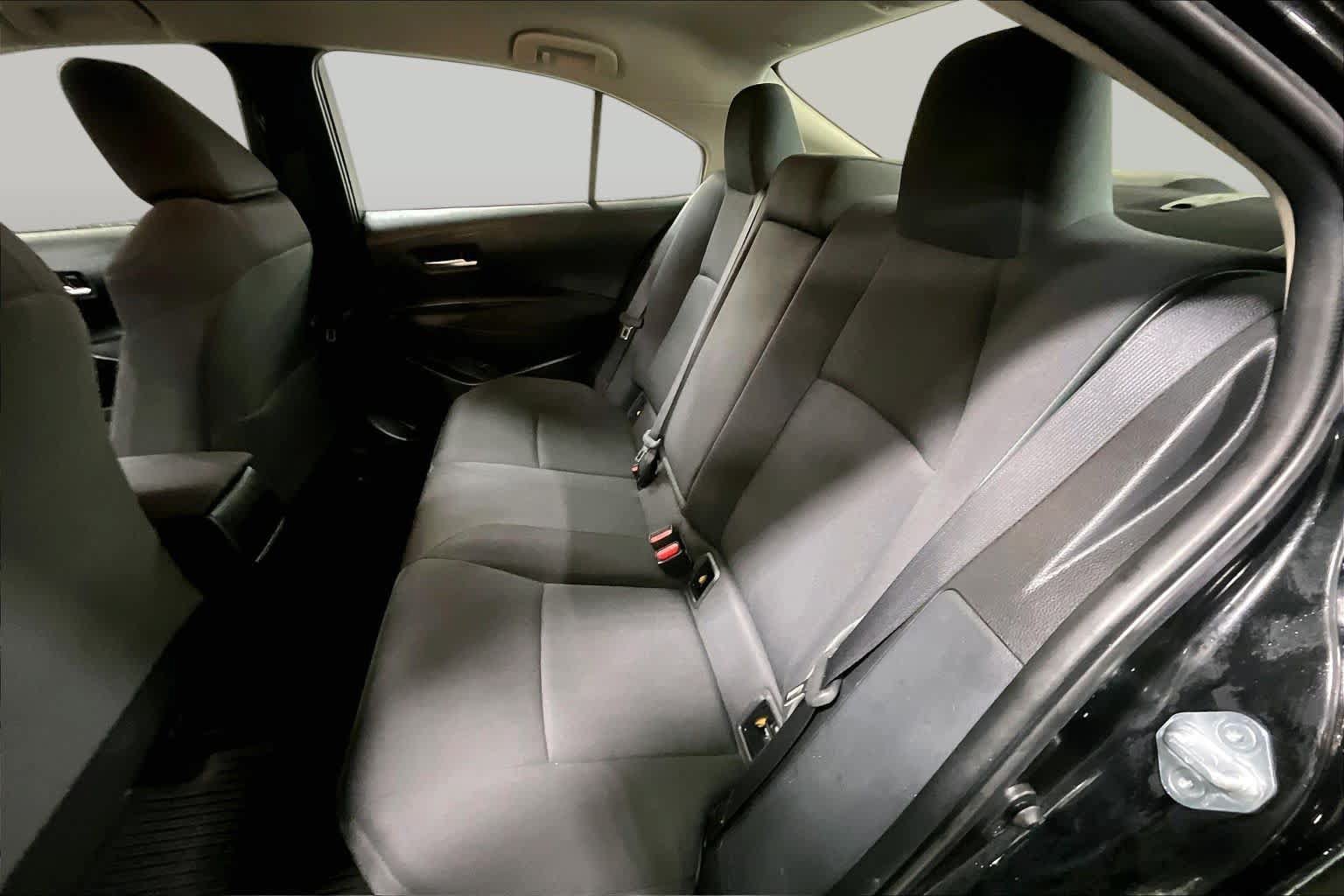 Used 2021 Toyota Corolla LE w/ Carpet Mat Package (TMS) FWD image 19