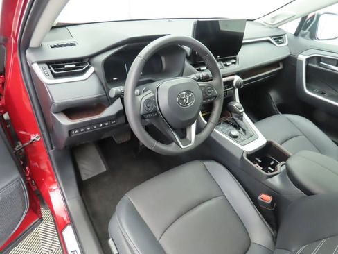 Used 2025 Toyota RAV4 Limited image 9