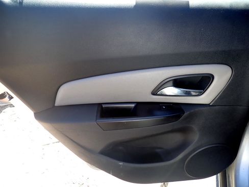 Used 2012 Chevrolet Cruze LS image 25