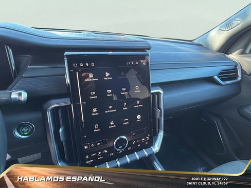 Used 2025 GMC Acadia Elevation image 21