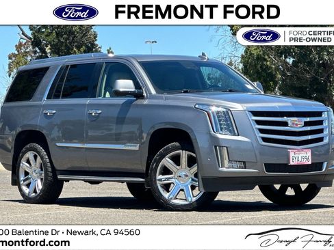 Used 2019 Cadillac Escalade Luxury RWD image 1