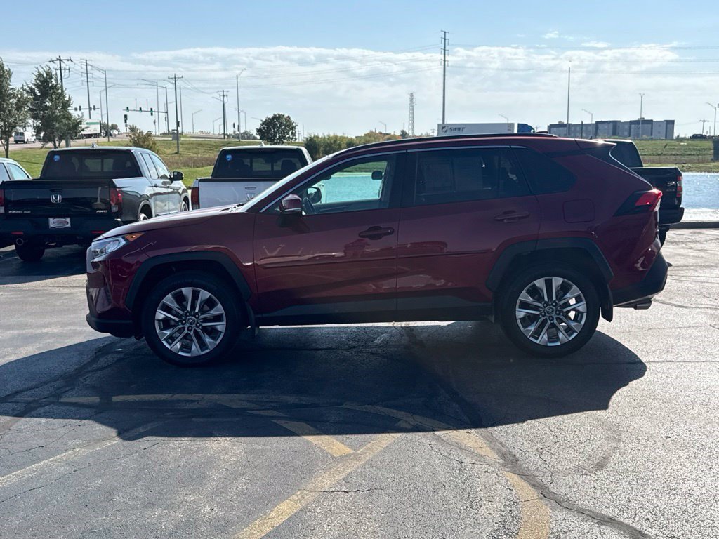 Used 2019 Toyota RAV4 XLE Premium w/ Cold Weather Package AWD/4WD image 8