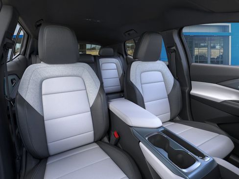 New 2026 Chevrolet Equinox EV LT image 17