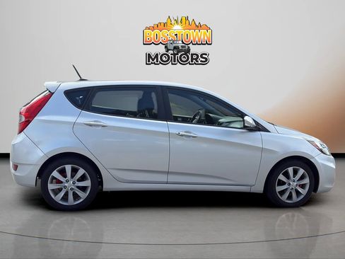 Used 2013 Hyundai Accent SE FWD image 9