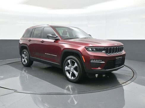 Used 2024 Jeep Grand Cherokee Limited AWD/4WD image 1