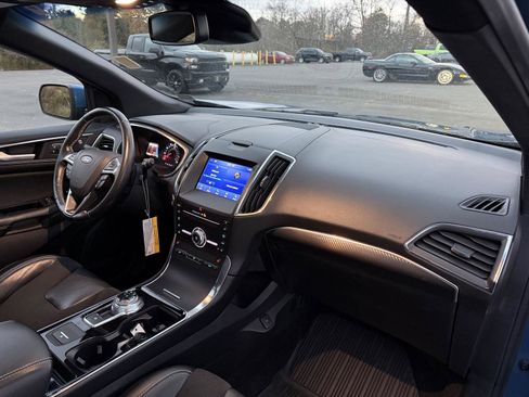 Used 2019 Ford Edge ST w/ Convenience Package image 32