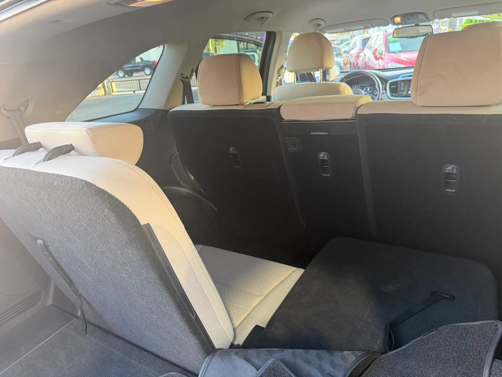 Used 2018 Kia Sorento FWD image 23