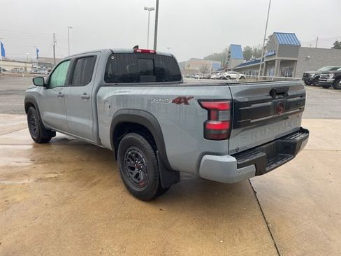 Used 2025 Nissan Frontier PRO-4X image 5