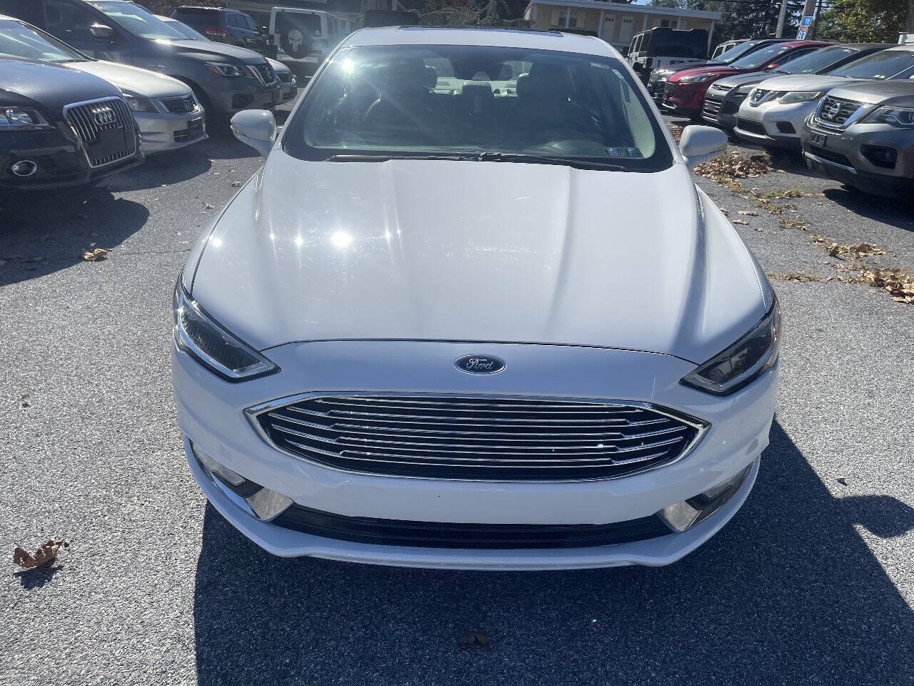 Used 2017 Ford Fusion SE w/ Fusion SE Technology Package AWD/4WD image 2