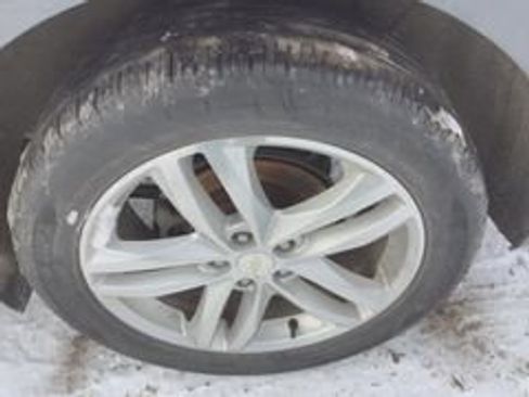 Used 2018 Chevrolet Equinox Premier image 13