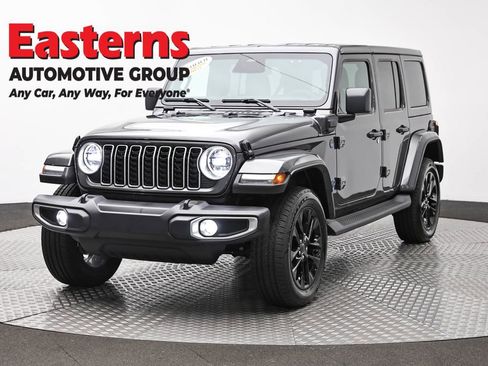 Used 2025 Jeep Wrangler Unlimited Sahara AWD/4WD image 1