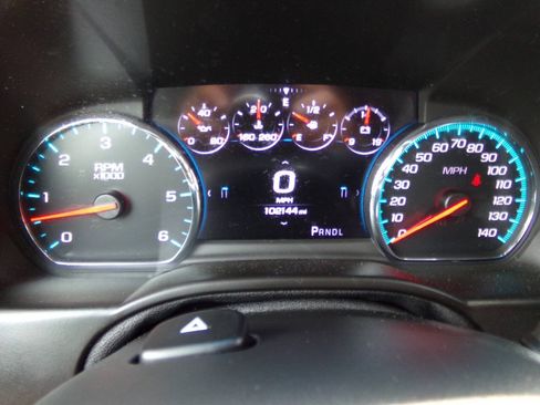 Used 2019 Chevrolet Suburban Premier w/ Premier Plus Edition AWD/4WD image 64