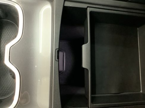 Used 2025 GMC Acadia Elevation image 23