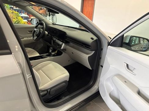 Used 2024 Hyundai Kona SEL AWD/4WD image 50