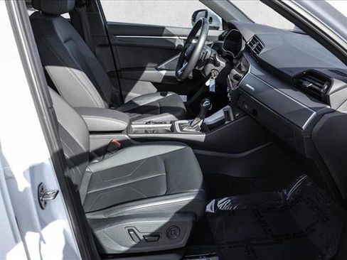 Used 2025 Audi Q3 2.0T Premium image 25