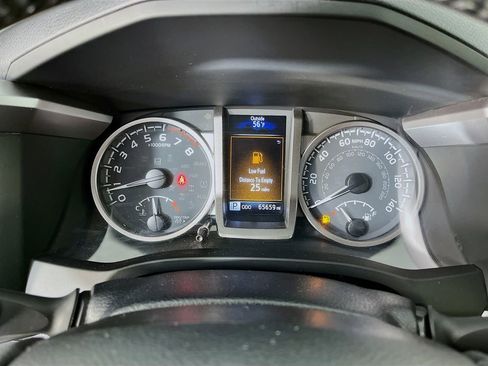 Used 2023 Toyota Tacoma SR5 AWD/4WD image 18