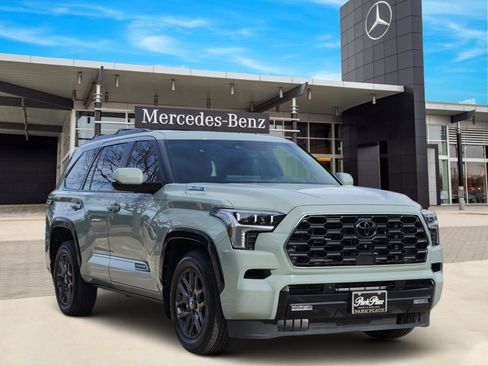 Used 2025 Toyota Sequoia Platinum image 2