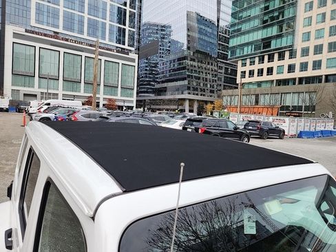 Used 2022 Jeep Wrangler Unlimited Sahara w/ Cold Weather Group image 10