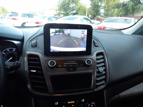 Used 2019 Ford Transit Connect XLT FWD image 7