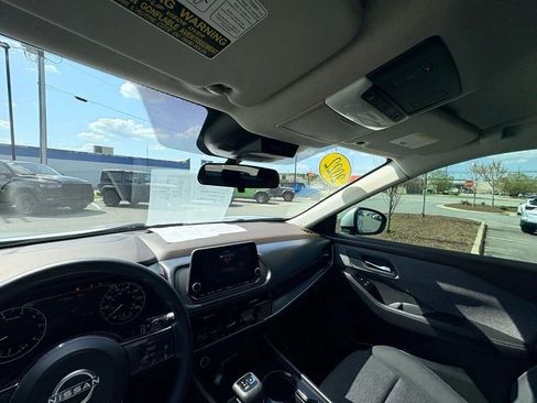 Used 2022 Nissan Rogue SV FWD image 14