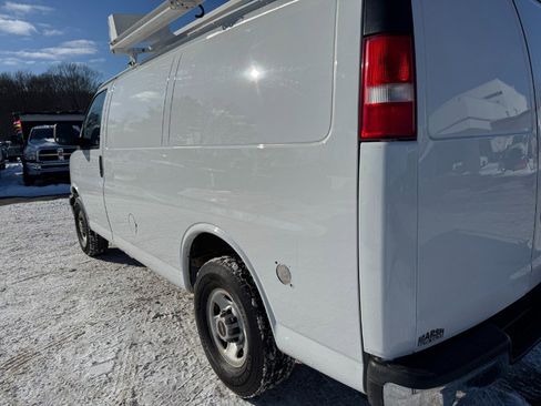 Used 2016 GMC Savana 3500 image 10