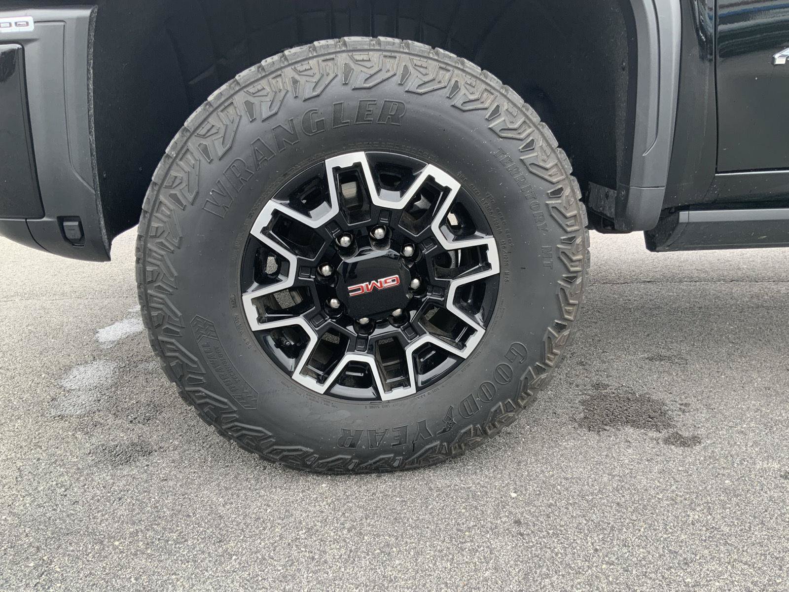 Used 2026 GMC Sierra 2500 AT4X AWD/4WD image 18