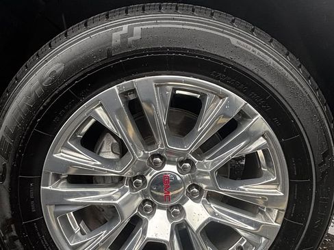 Used 2024 GMC Yukon Denali image 8