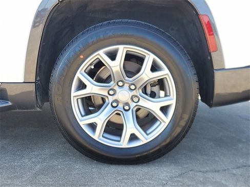 Used 2022 Jeep Wagoneer Series II image 8