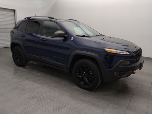 Used 2018 Jeep Cherokee Trailhawk w/ Cold Weather Group image 11