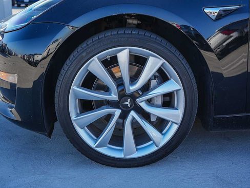 Used 2018 Tesla Model 3 Long Range RWD image 12
