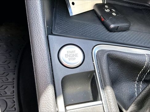 Certified 2022 Volkswagen Jetta SEL FWD image 29