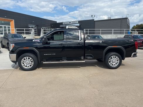 Used 2022 GMC Sierra 3500 SLE w/ SLE Convenience Package image 2