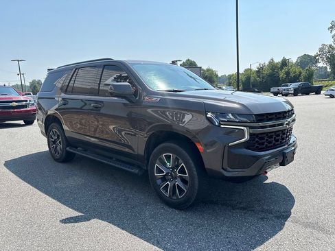 Used 2021 Chevrolet Tahoe Z71 w/ Z71 Signature Package AWD/4WD image 9