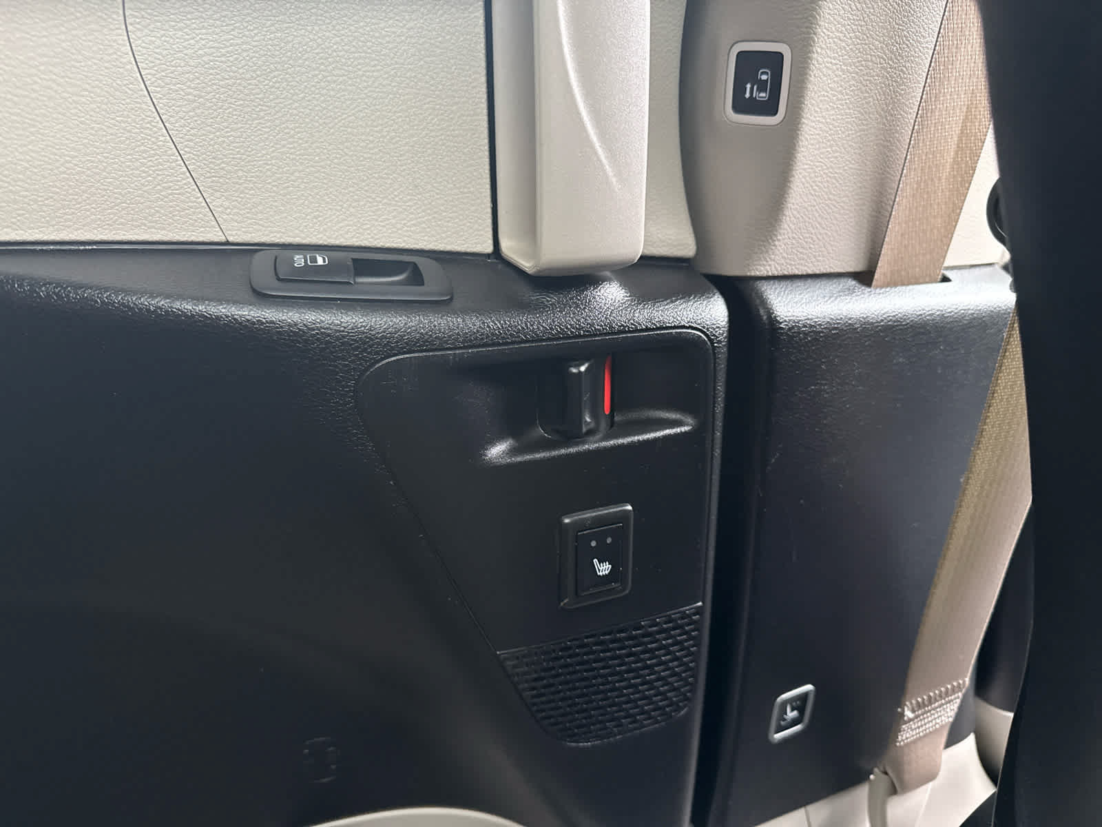 Used 2022 Chrysler Pacifica Limited FWD image 16