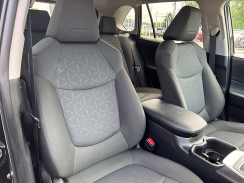 Certified 2025 Toyota RAV4 XLE w/ Convenience Package AWD/4WD image 36