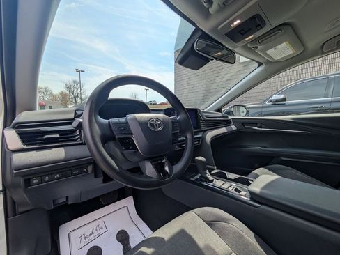 Used 2025 Toyota Camry LE image 15